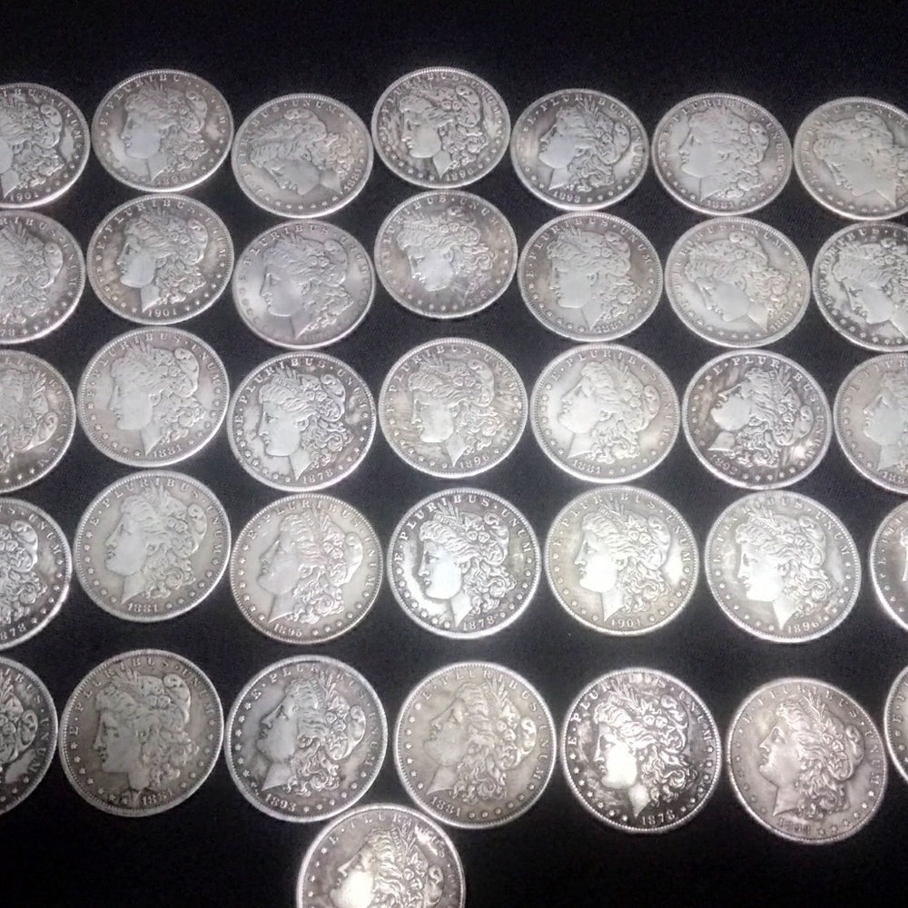 Silver coin one dollar USA very old  you get 1piec